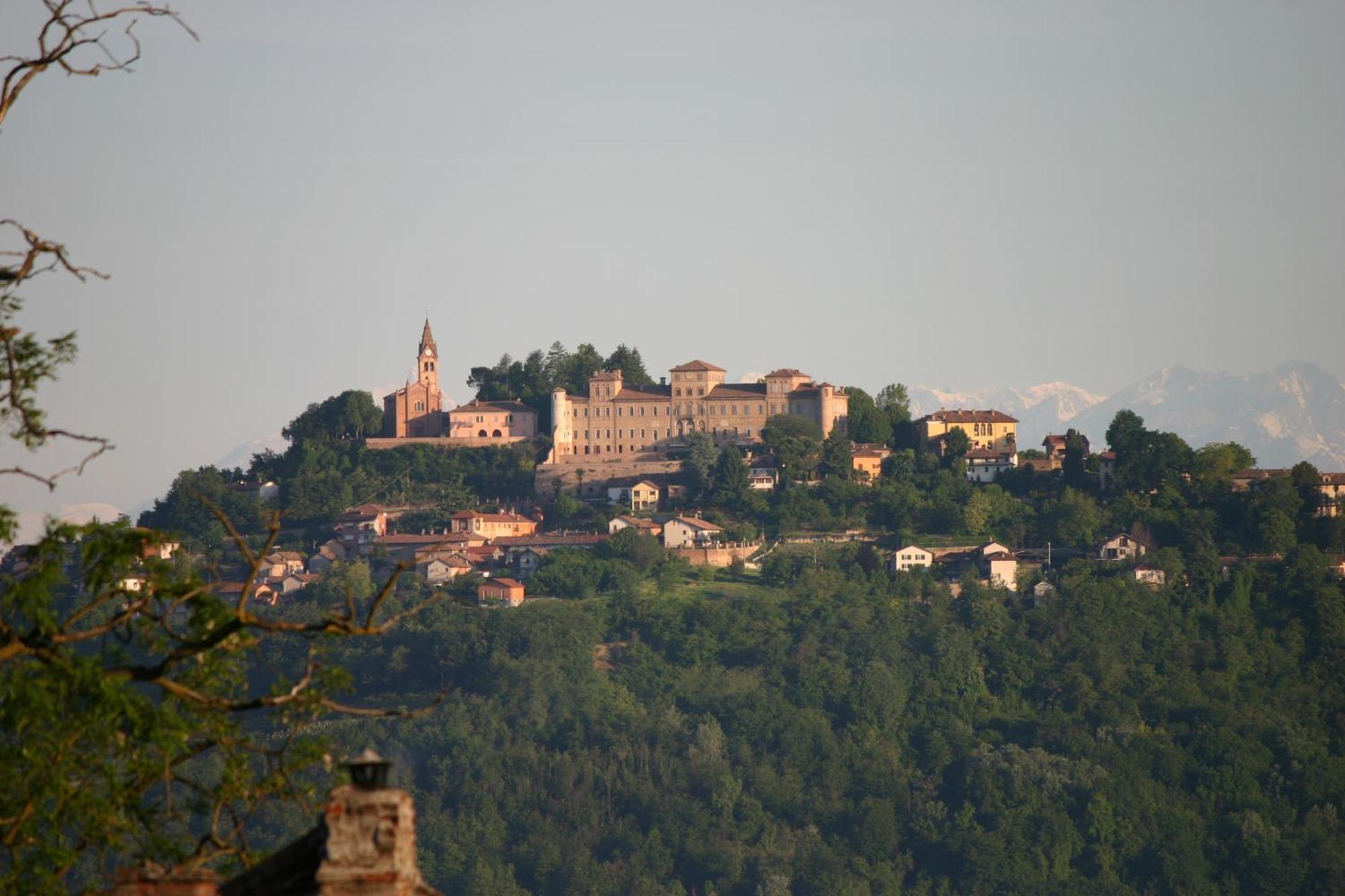 Cascina La Corte Bed & Breakfast Neive Exterior photo