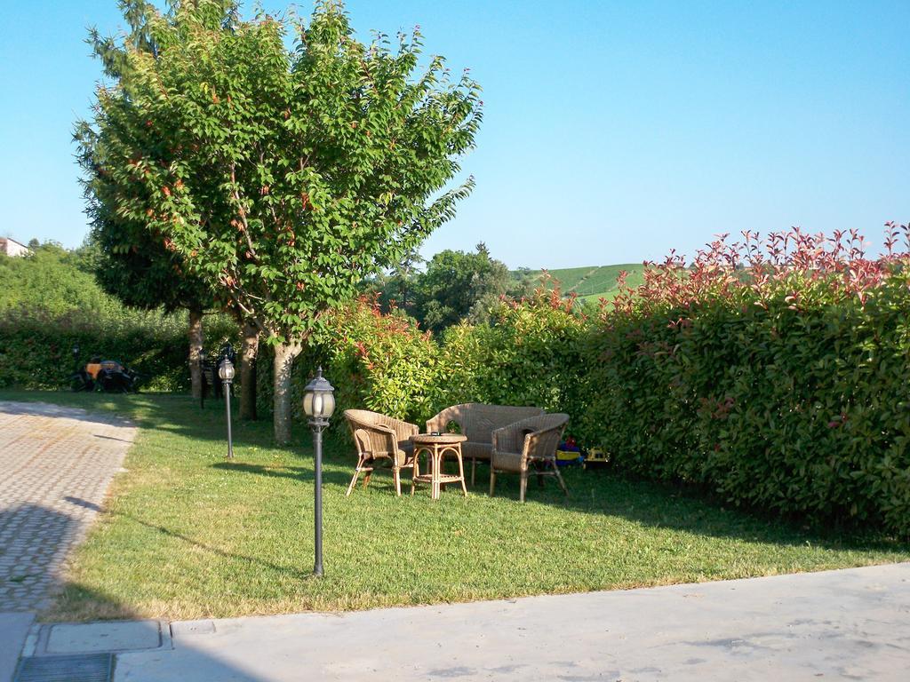 Cascina La Corte Bed & Breakfast Neive Exterior photo