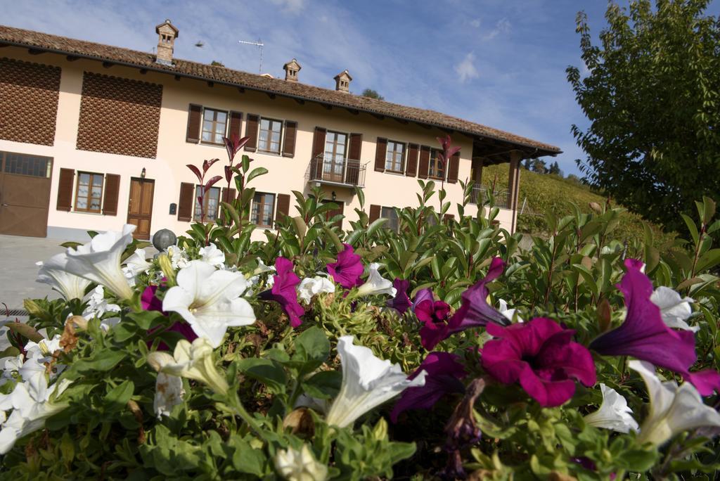 Cascina La Corte Bed & Breakfast Neive Exterior photo