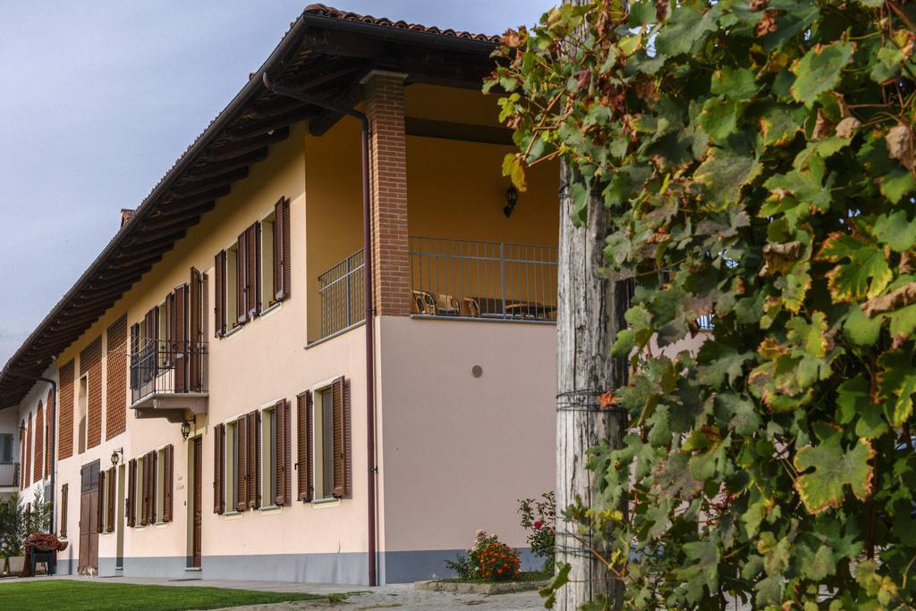 Cascina La Corte Bed & Breakfast Neive Exterior photo